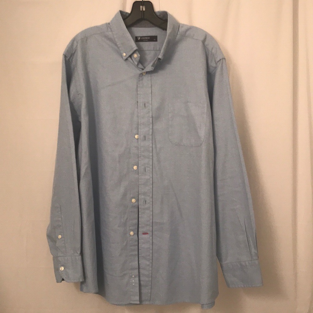Long sleeve blue Daniel Cremieux button down shirt